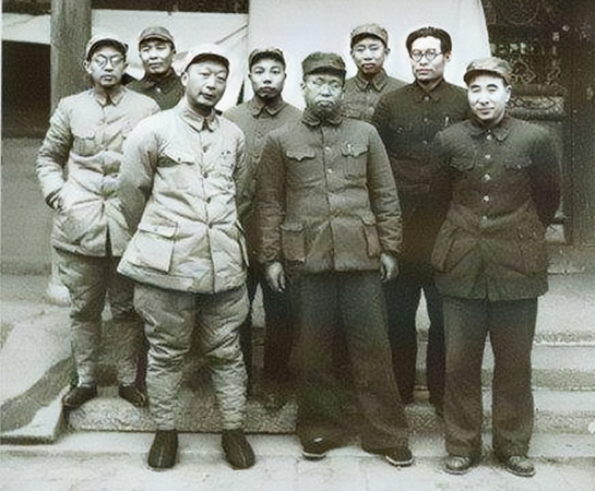 野戰(zhàn)軍首長(zhǎng)合影
